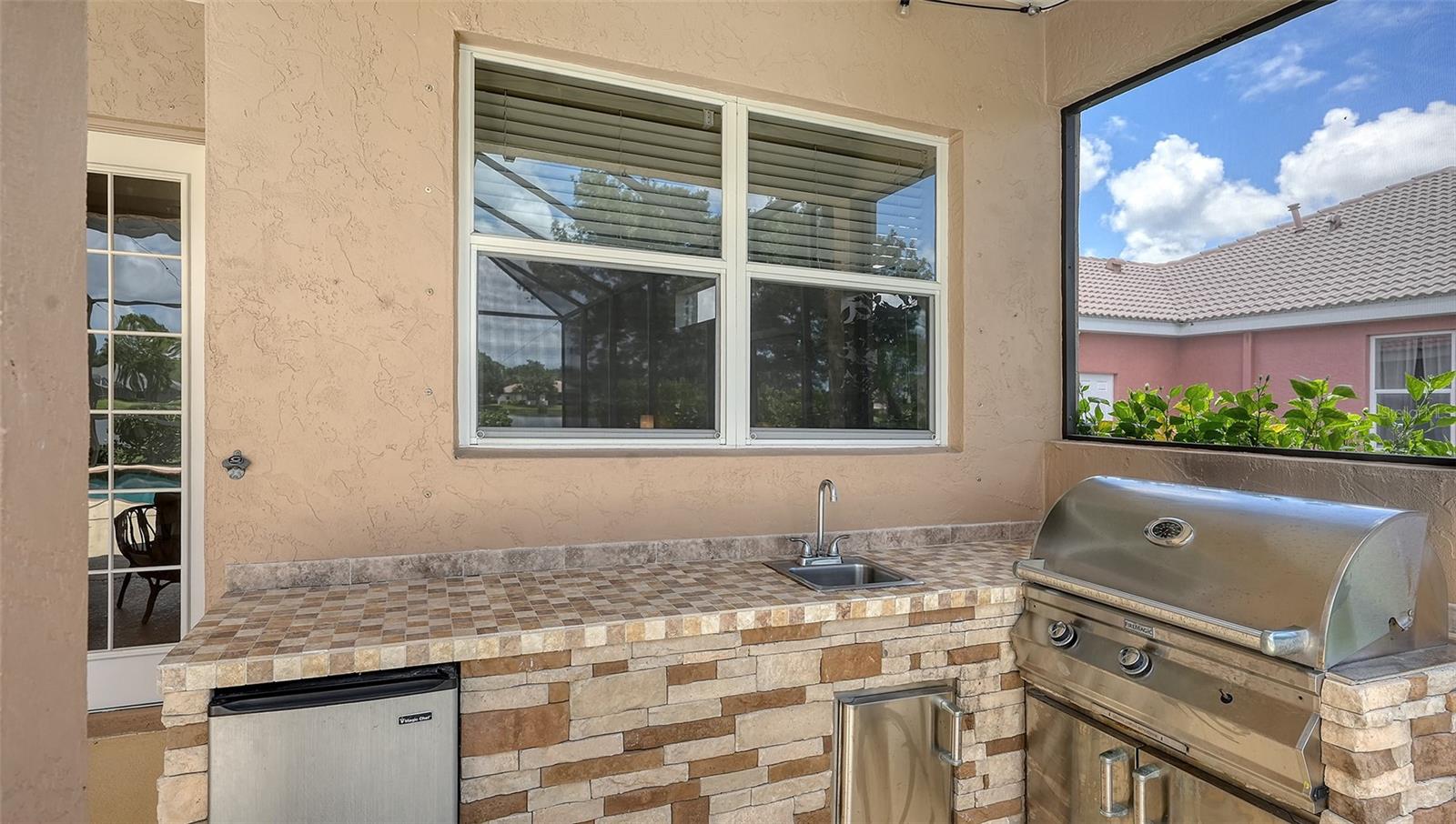 SECLUDED OAKS - Residential