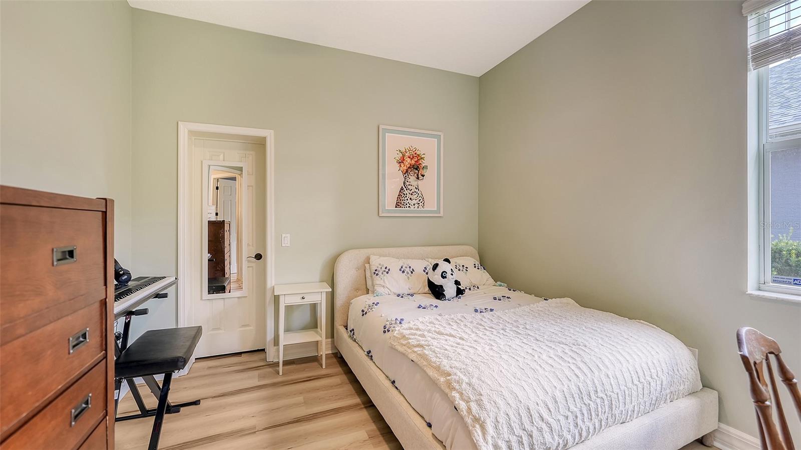 SECLUDED OAKS - Residential