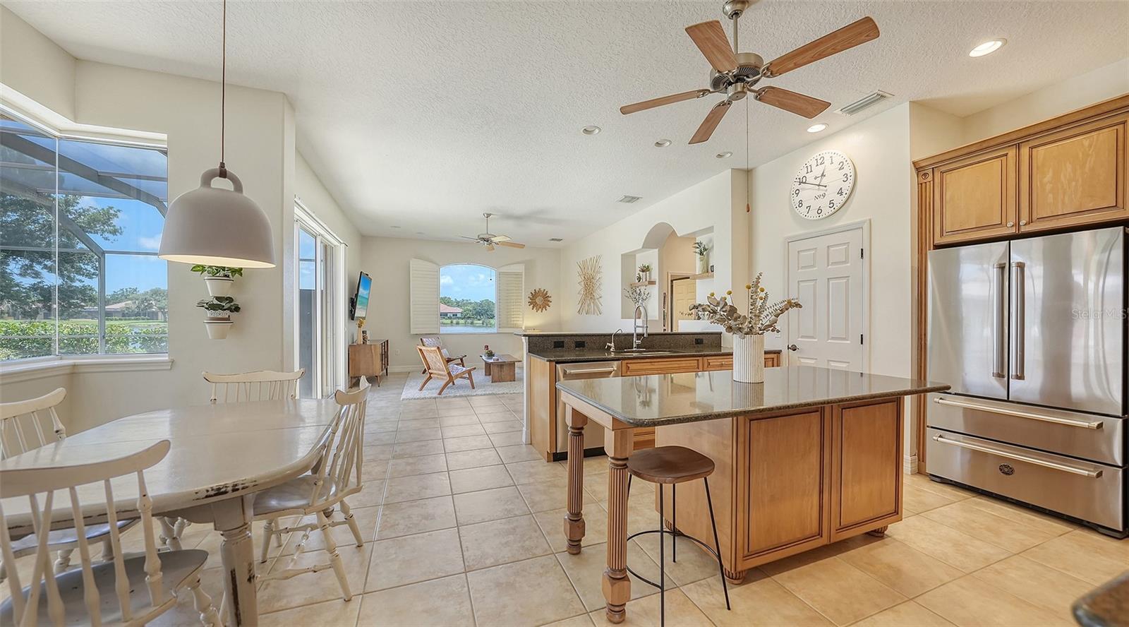 SECLUDED OAKS - Residential