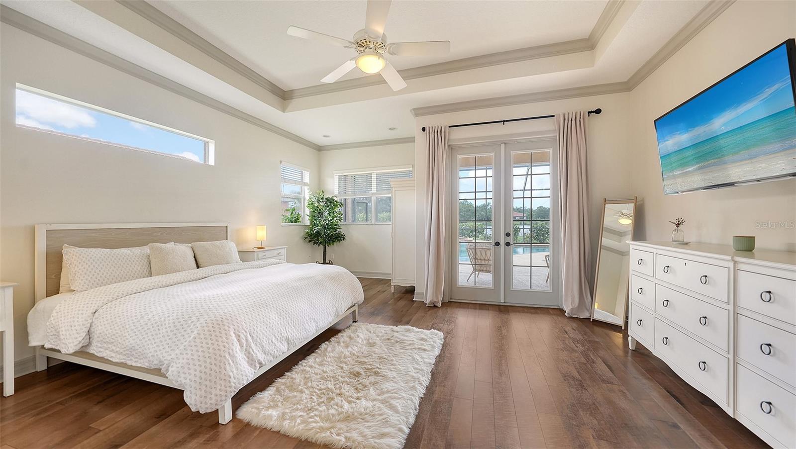 SECLUDED OAKS - Residential