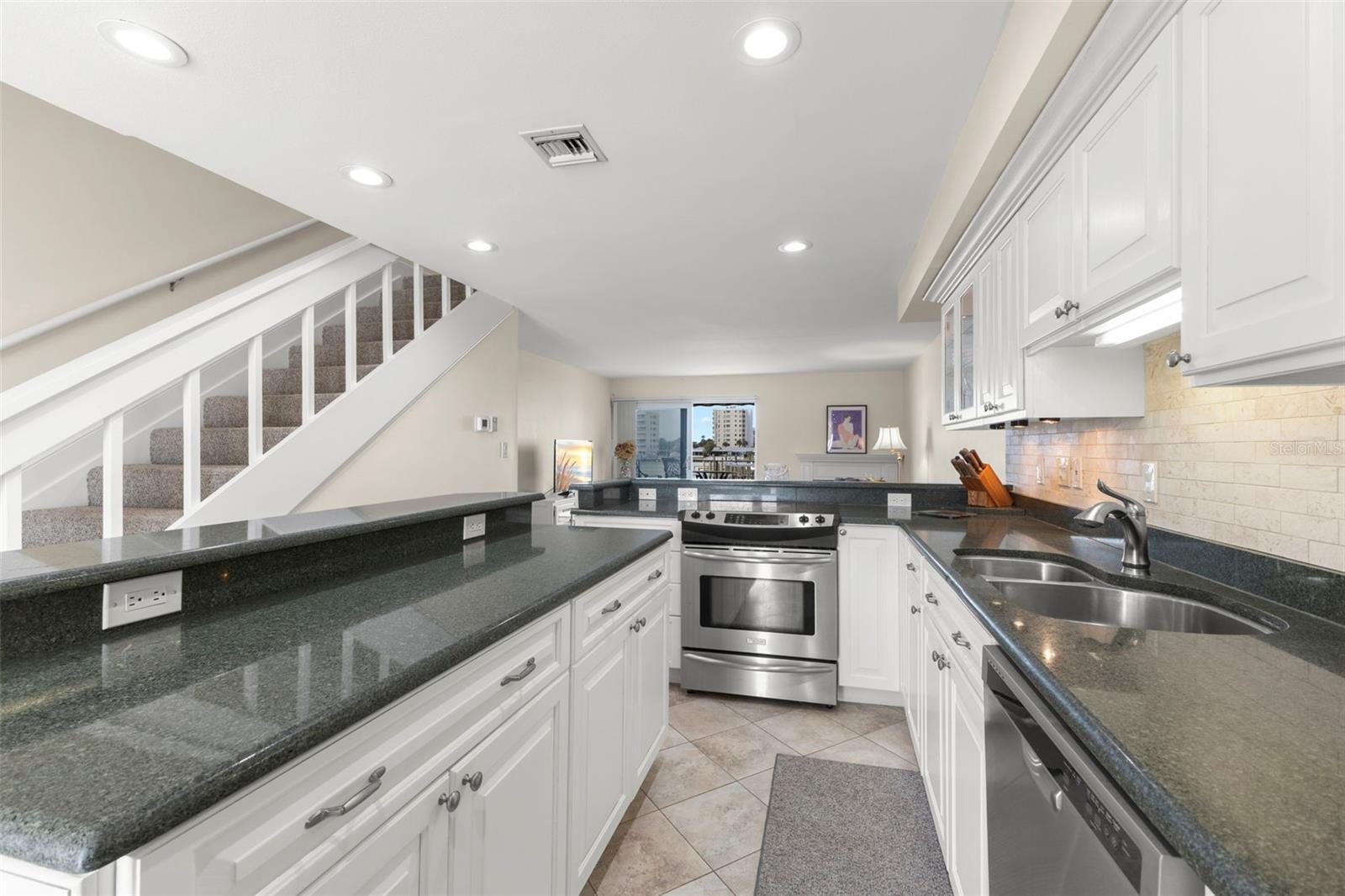 SOUTH PAULA POINT CONDO - Residential