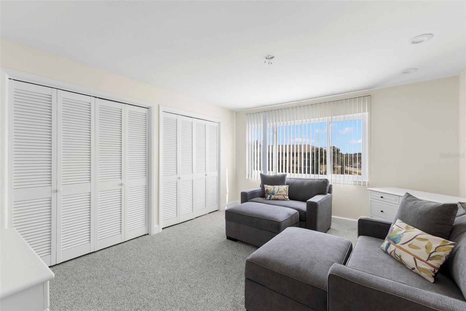 SOUTH PAULA POINT CONDO - Residential