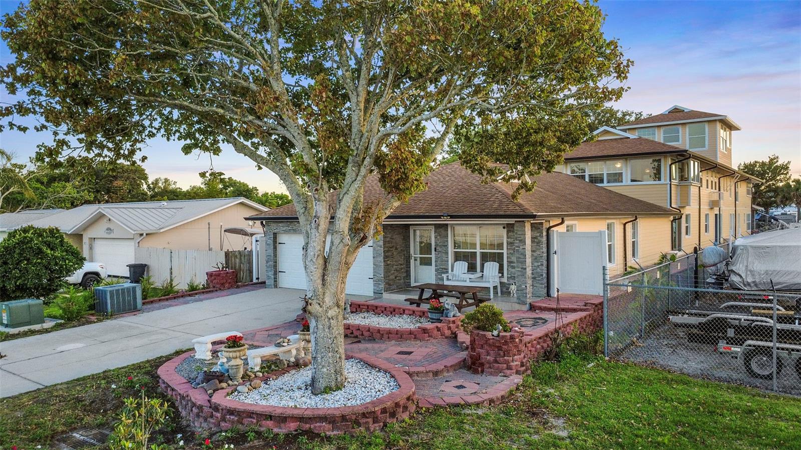 ALLANDALE - Residential