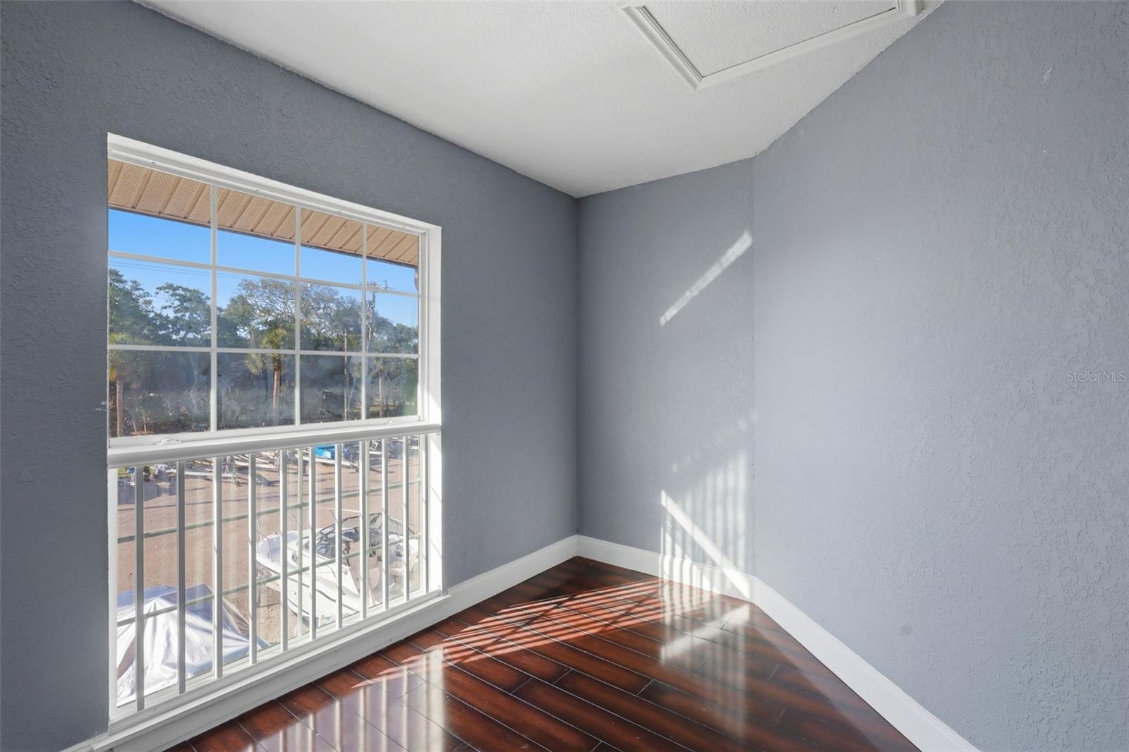 ALLANDALE - Residential