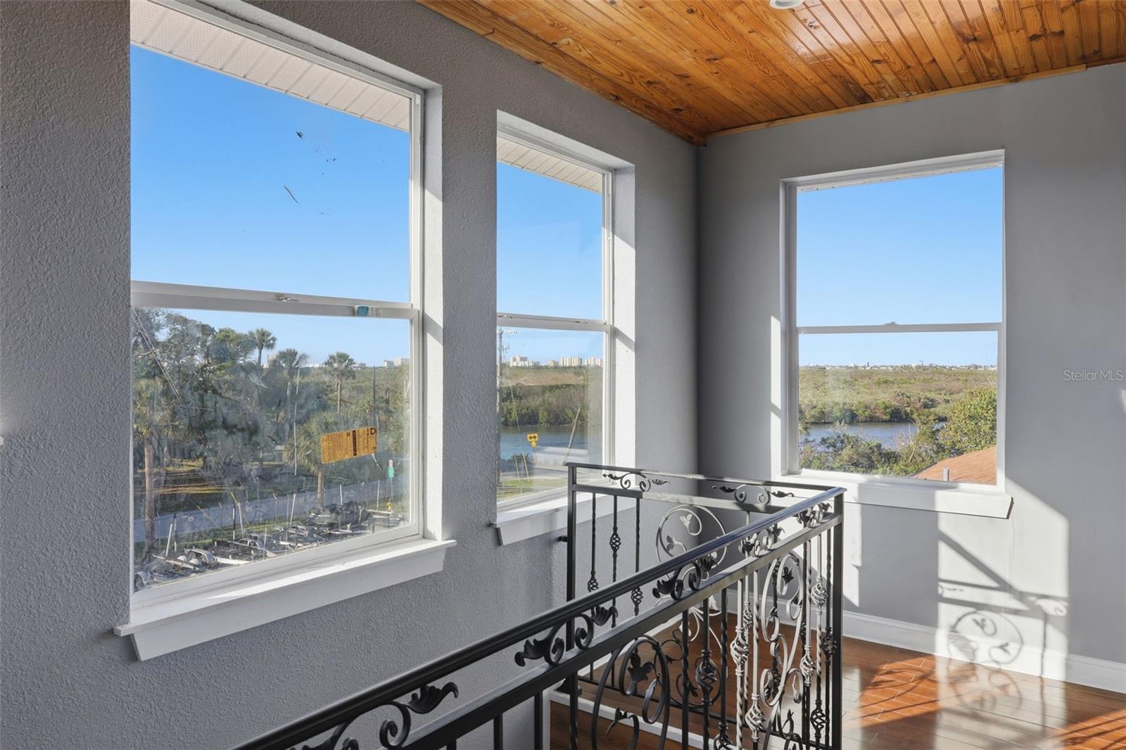 ALLANDALE - Residential