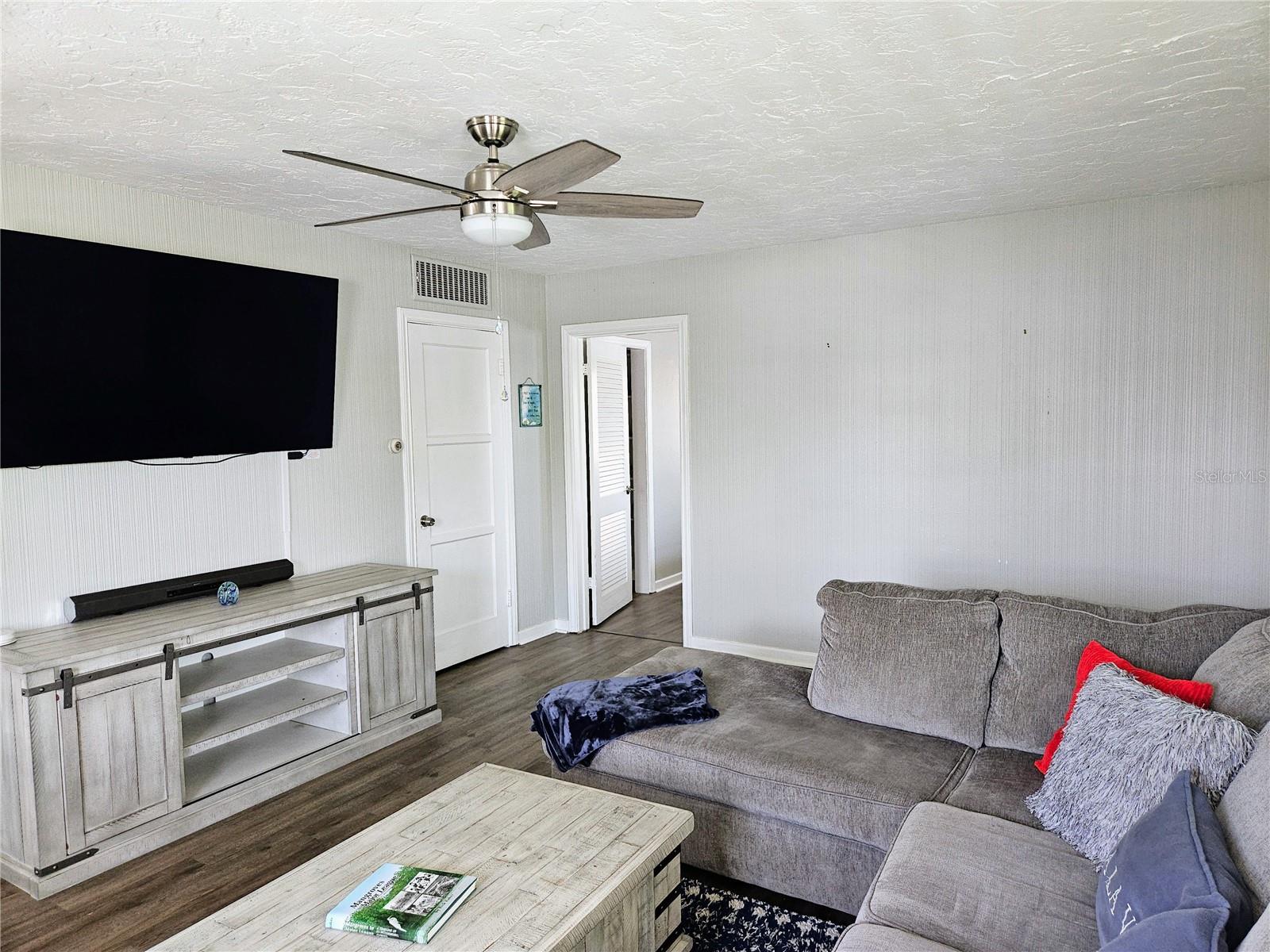 ST PETERSBURG BEACH REP - Residential Lease
