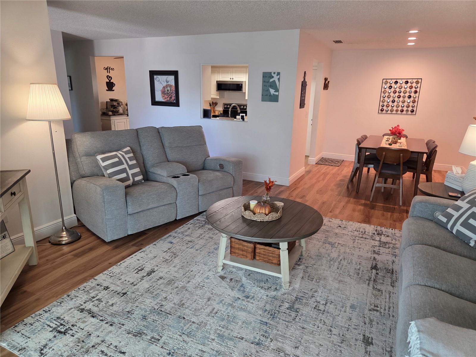 SCOTSDALE CLUSTER CONDO - Residential