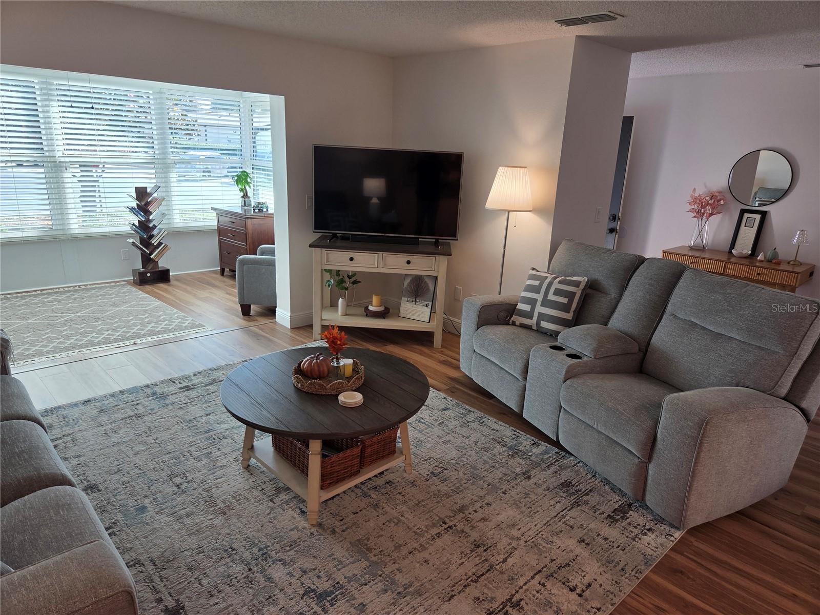 SCOTSDALE CLUSTER CONDO - Residential