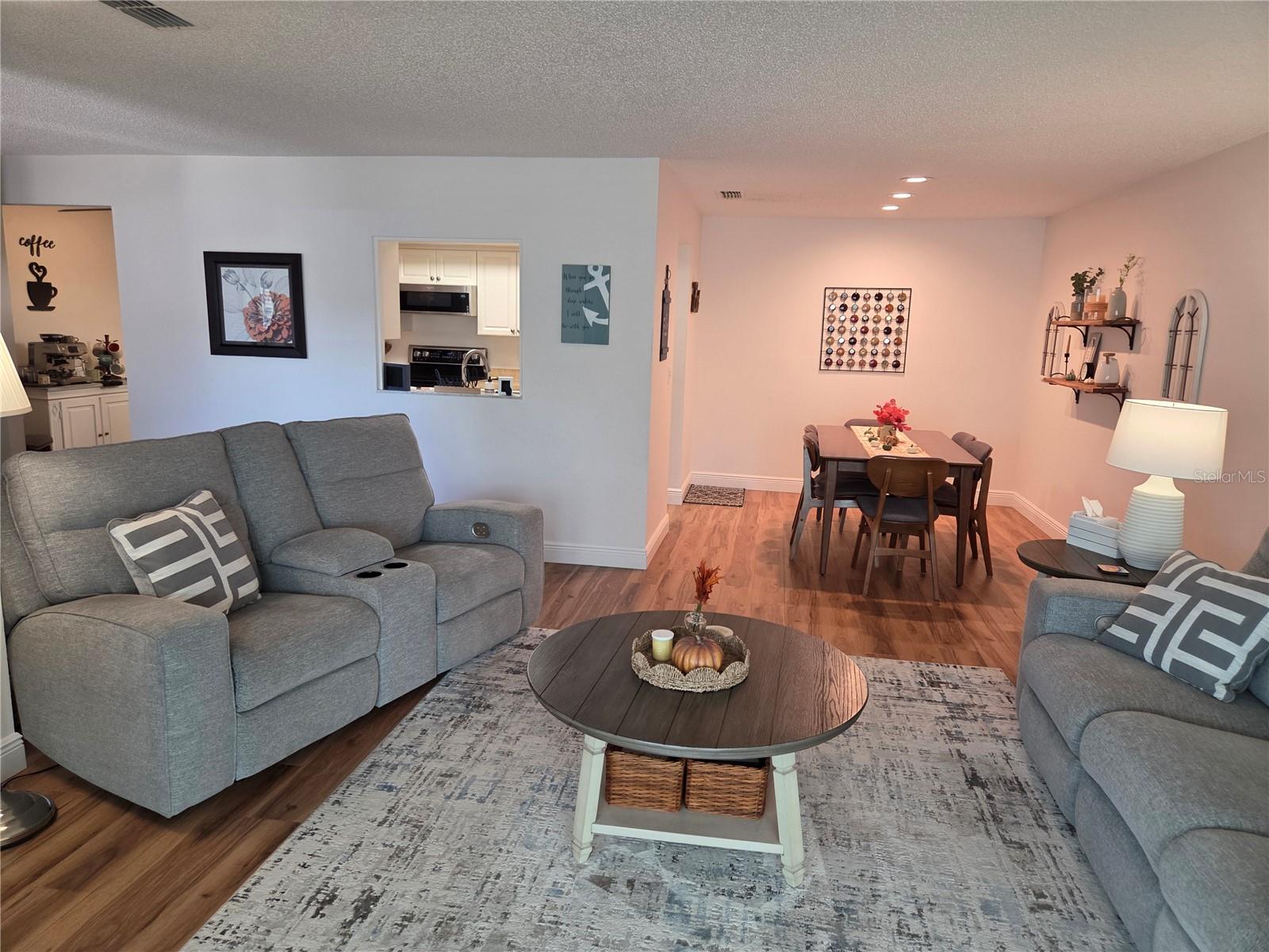 SCOTSDALE CLUSTER CONDO - Residential