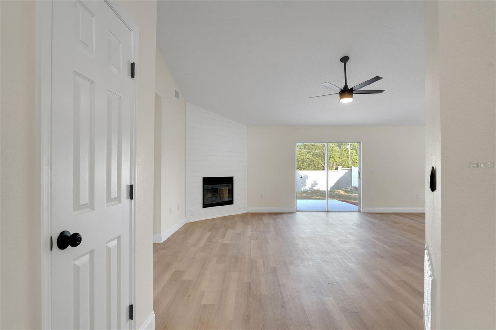 QUEENS COVE PH 02 - Residential