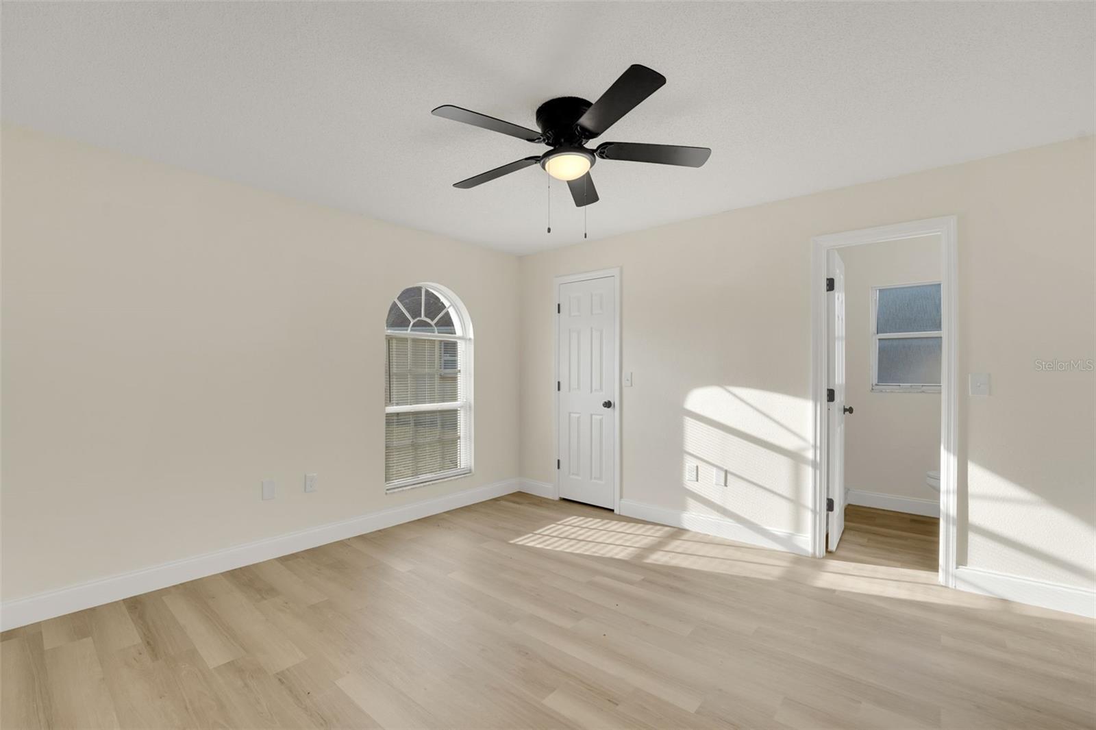 QUEENS COVE PH 02 - Residential