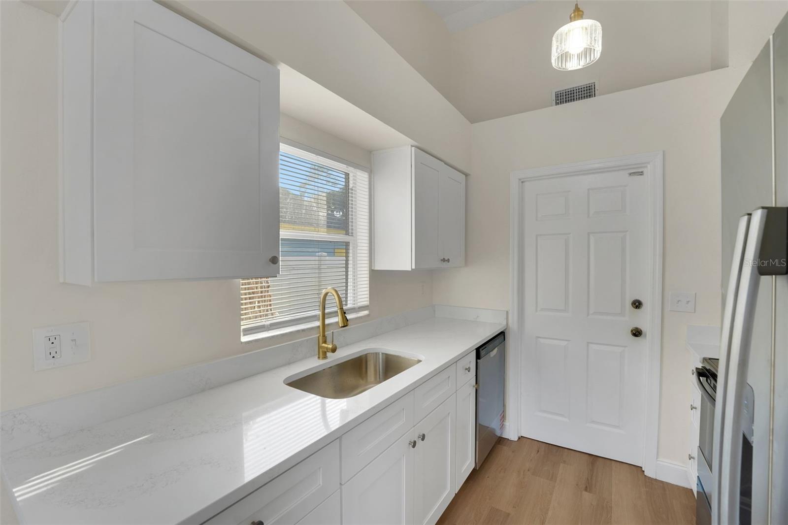 QUEENS COVE PH 02 - Residential