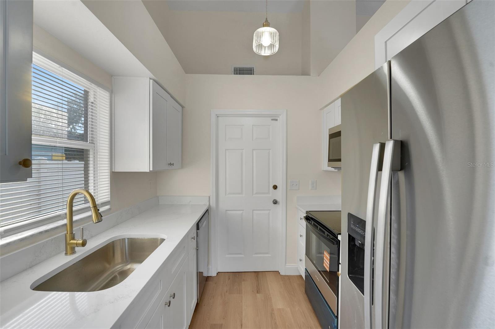 QUEENS COVE PH 02 - Residential