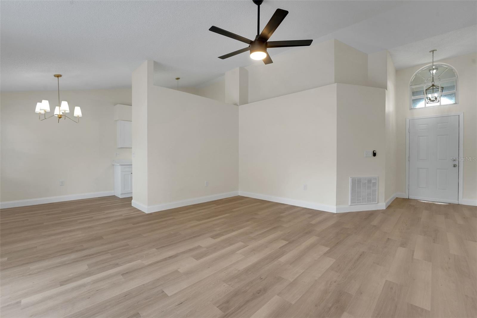 QUEENS COVE PH 02 - Residential