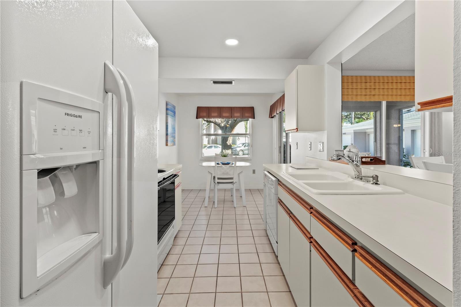 SHEFFIELD GREENE - Residential Lease