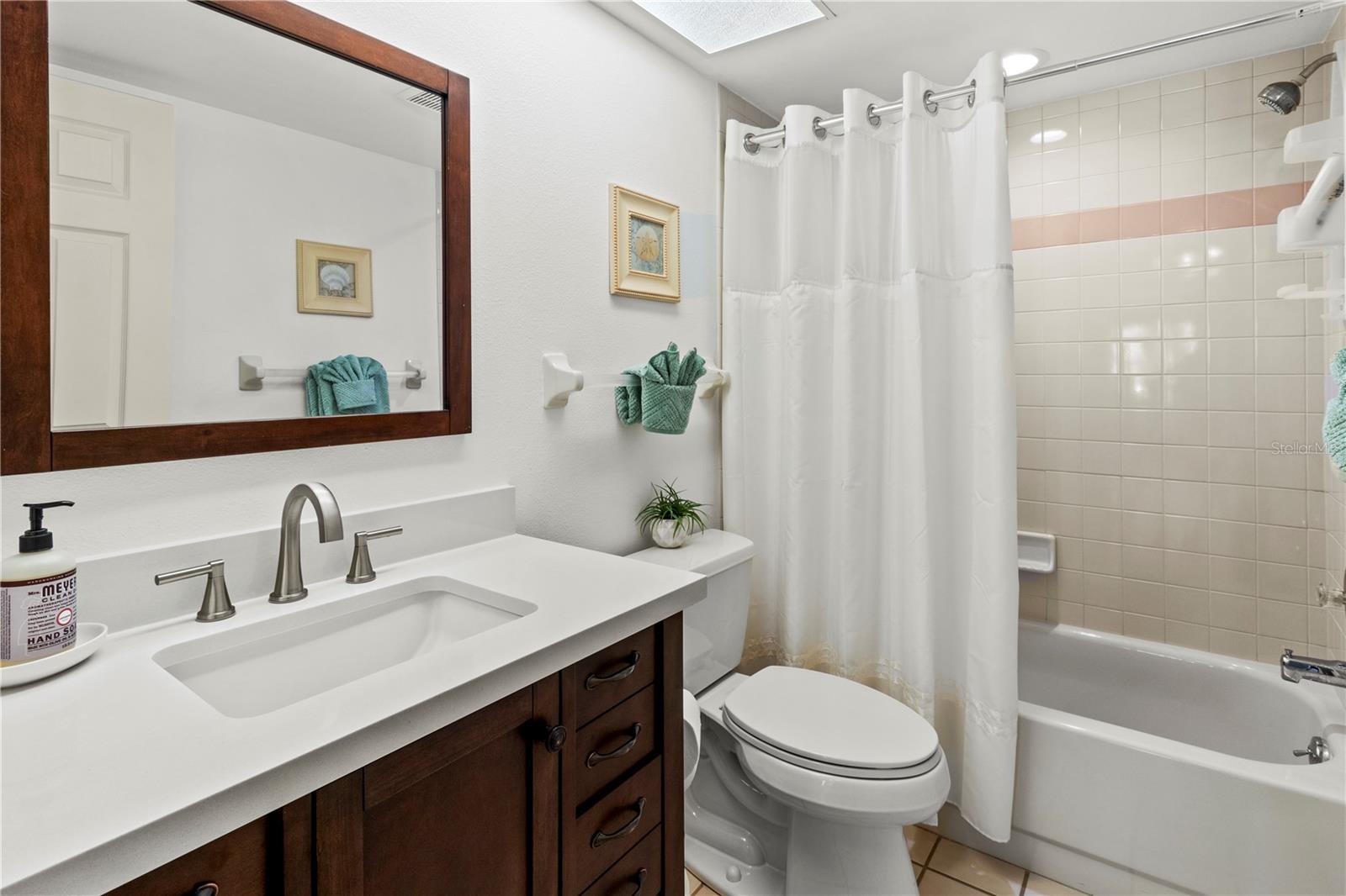 SHEFFIELD GREENE - Residential Lease