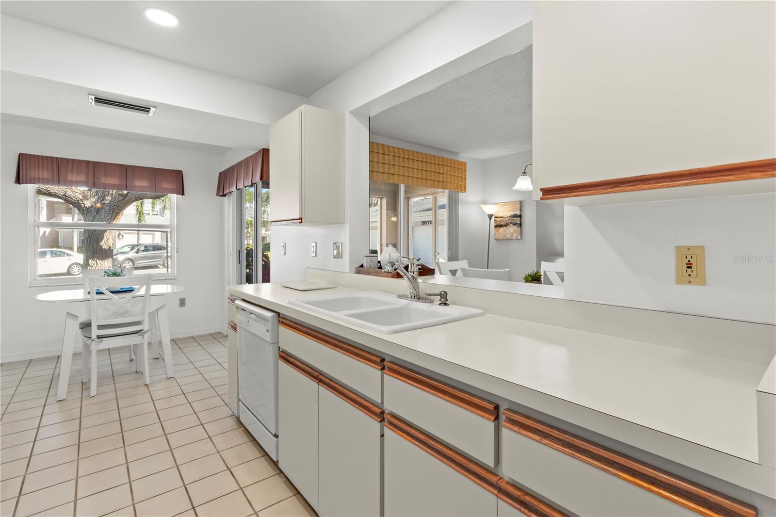 SHEFFIELD GREENE - Residential Lease