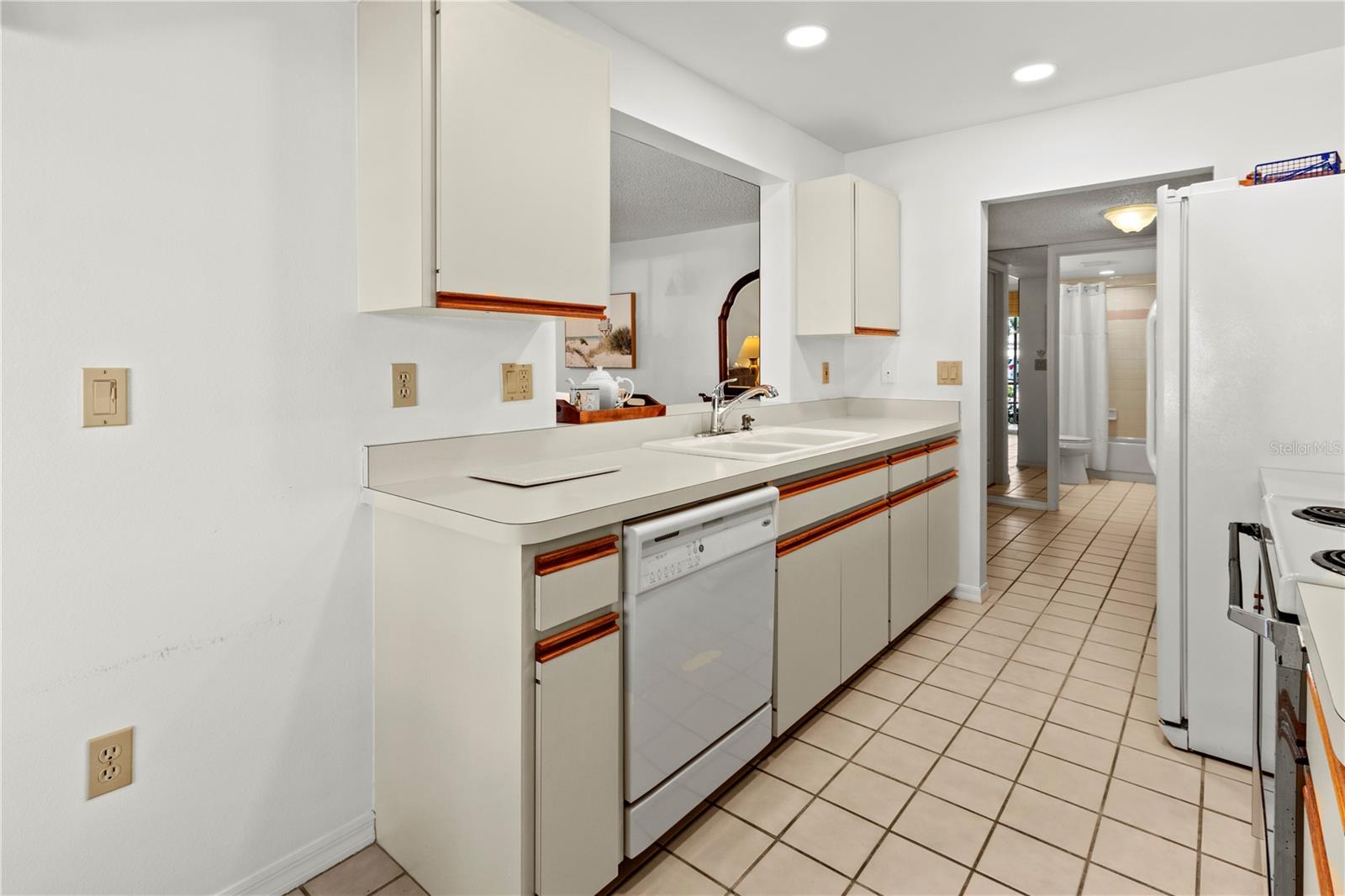 SHEFFIELD GREENE - Residential Lease