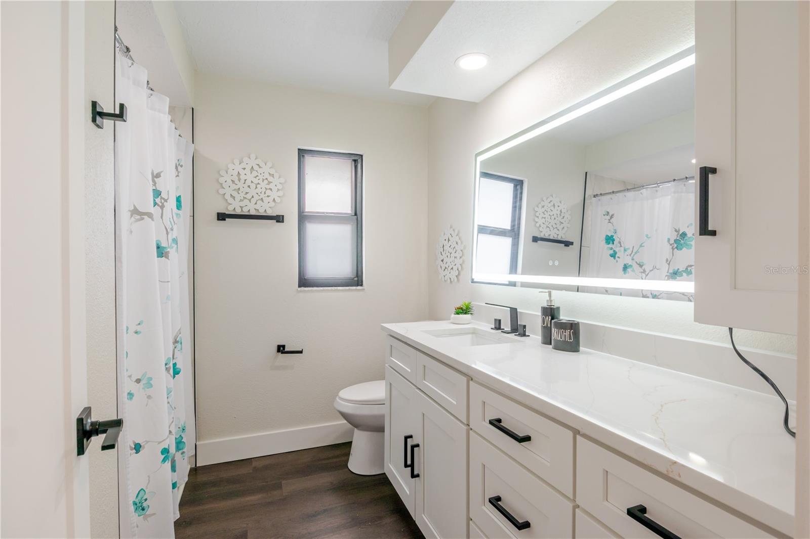 FLOR A MAR - Residential