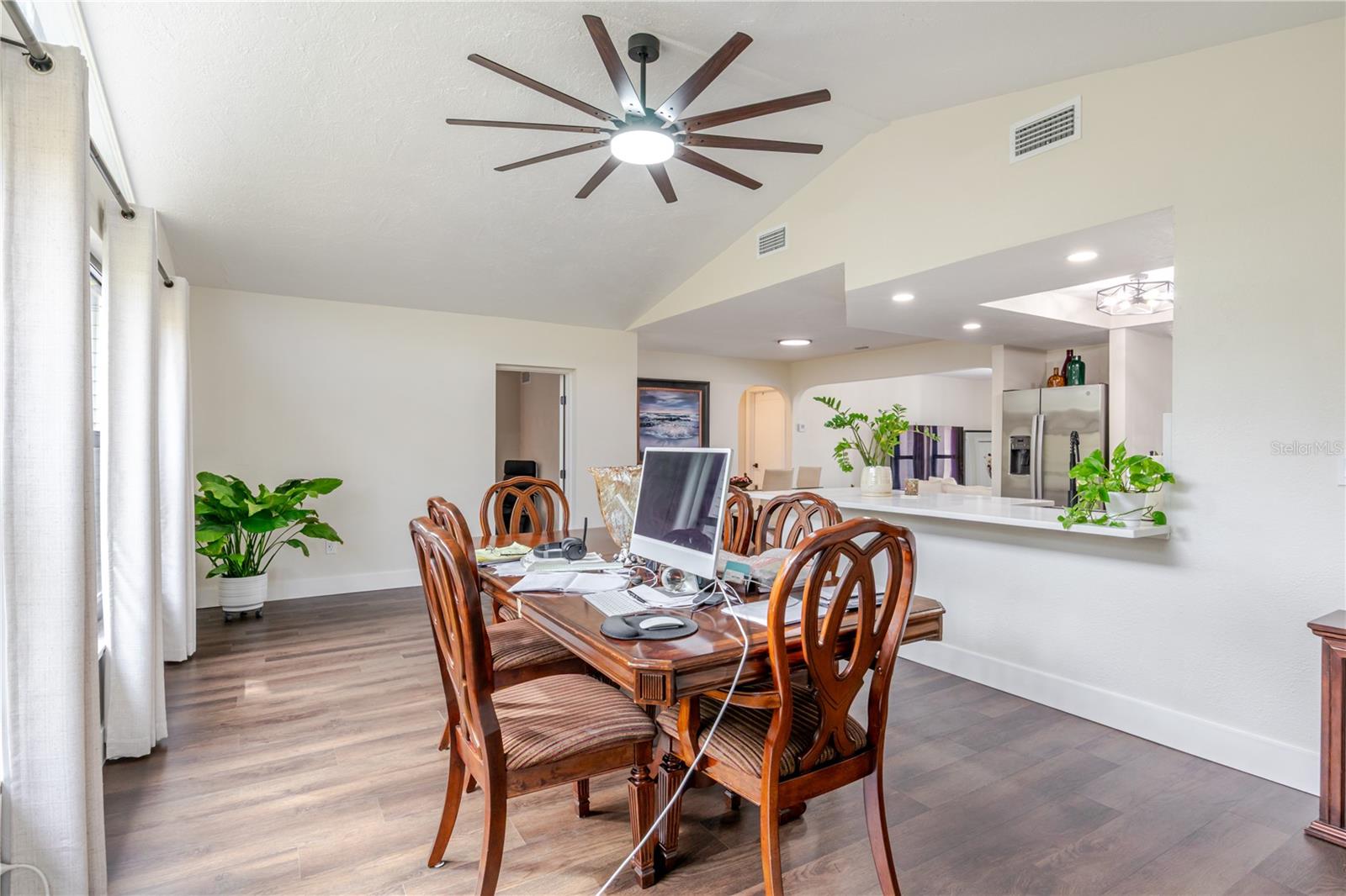 FLOR A MAR - Residential