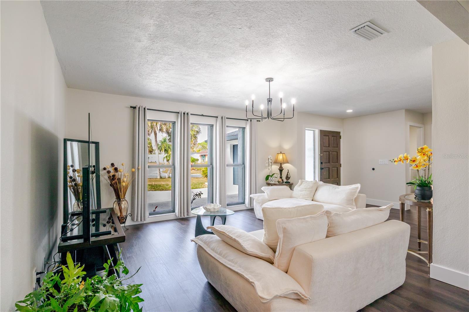 FLOR A MAR - Residential