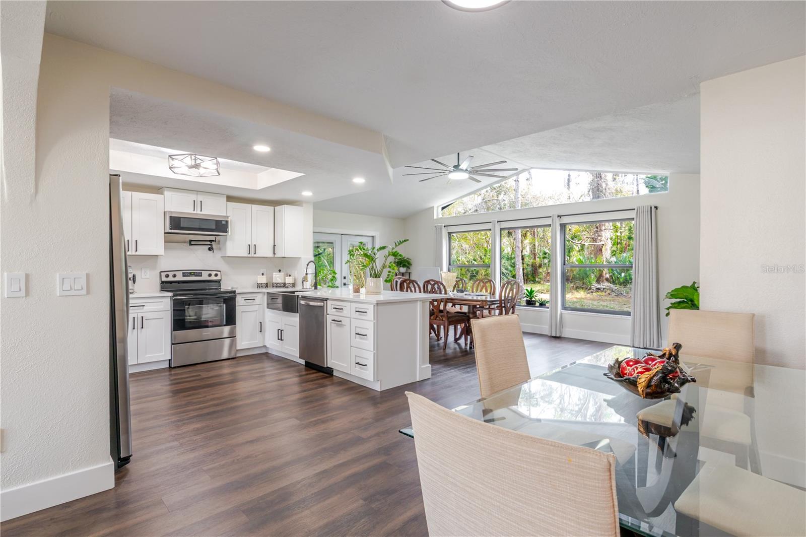 FLOR A MAR - Residential