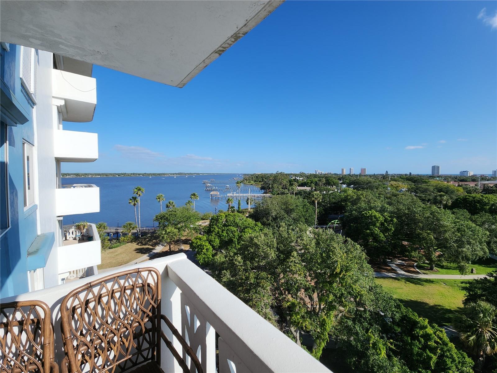 BAYSHORE BATH & TENNIS CLUB CONDO - Residential Lease