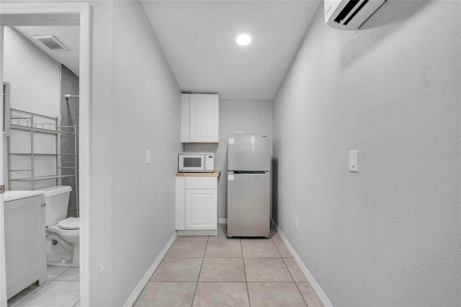 GOLDIE MANOR - Residential Lease