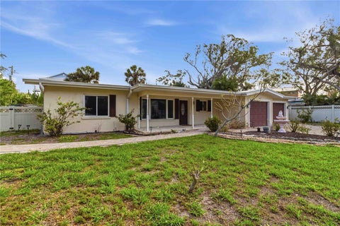 Photo of 617 Calle De Peru, Sarasota, FL 34242 (MLS # A4696360)