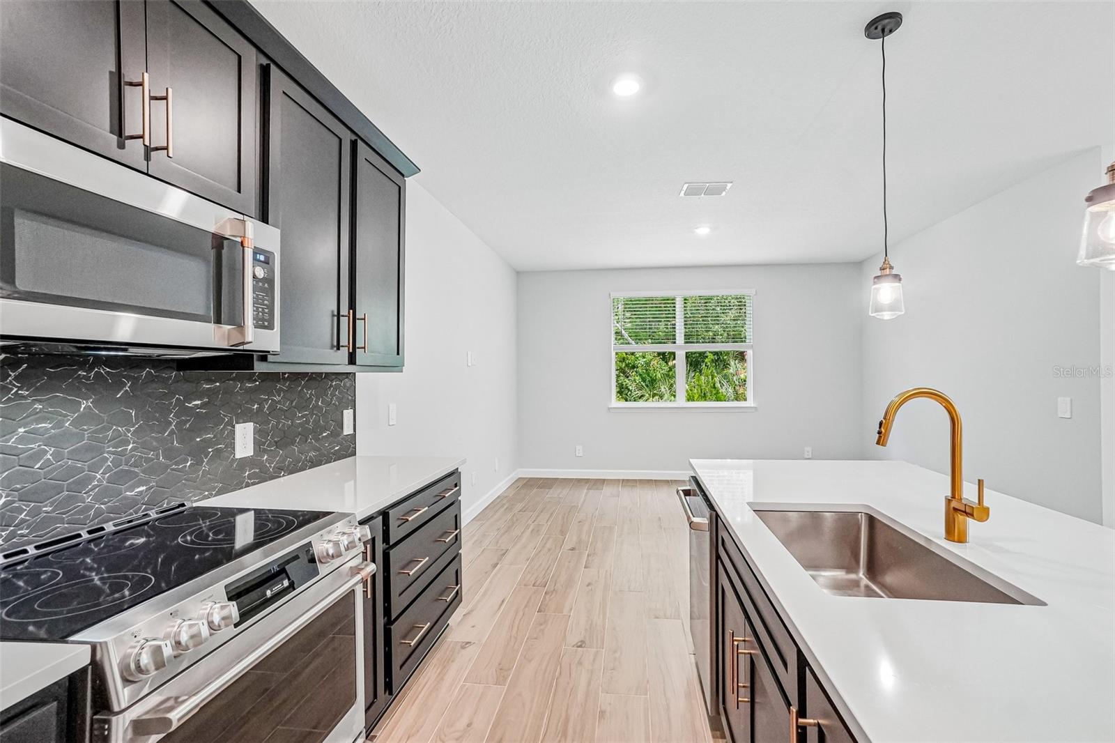 MONTAGUE CHASE - Residential
