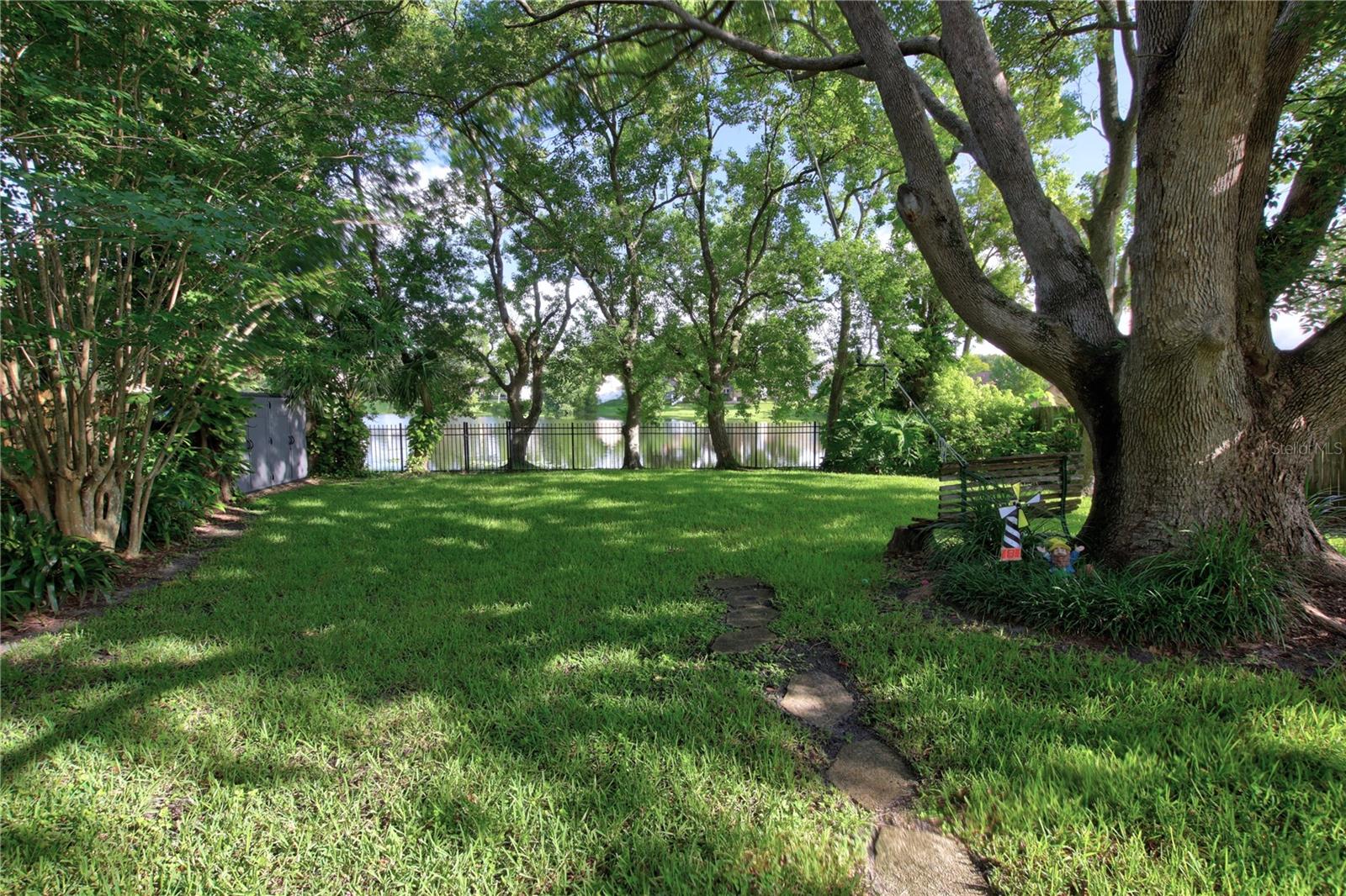 598 BROOKFIELD LOOP
