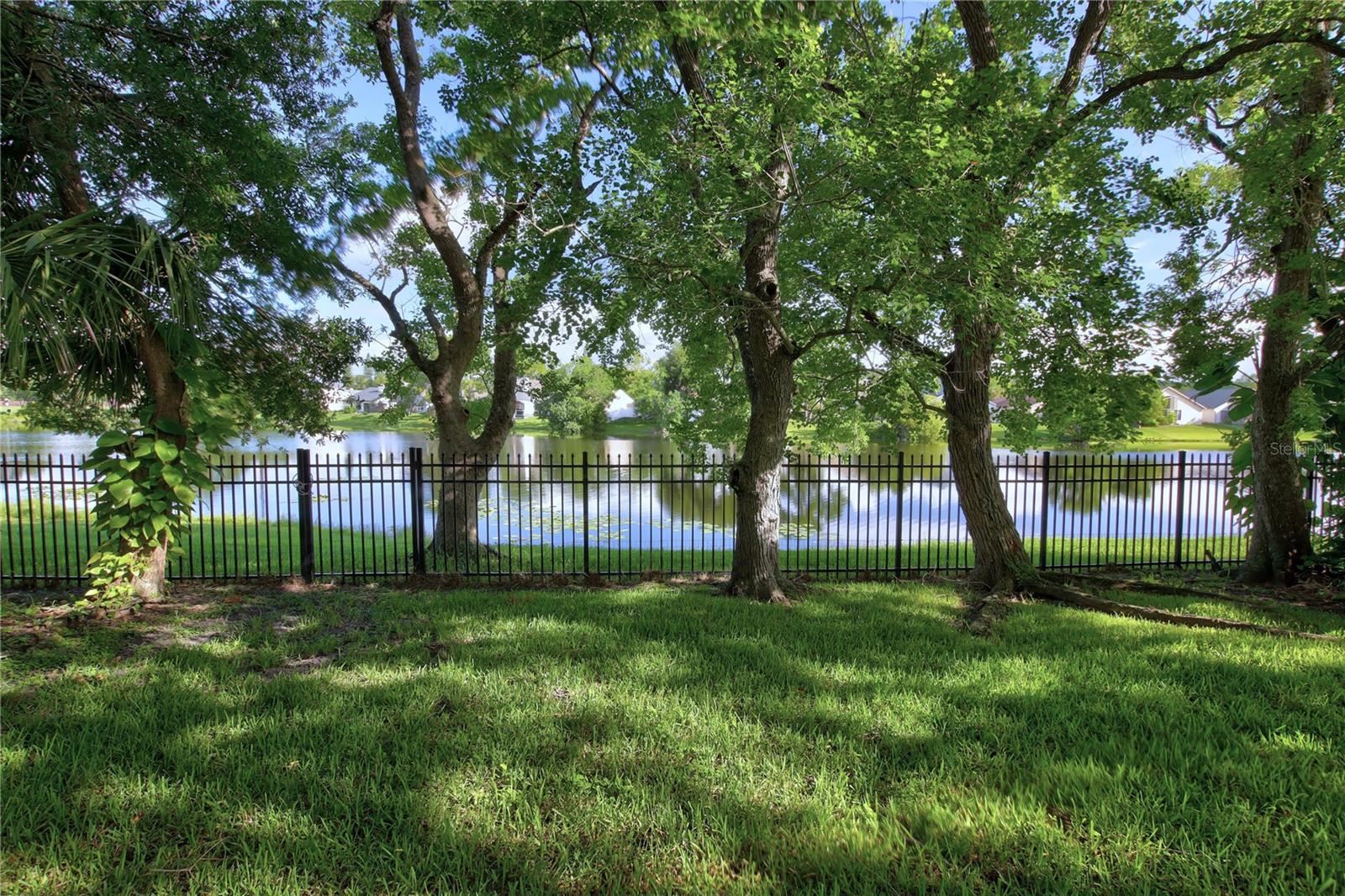 598 BROOKFIELD LOOP