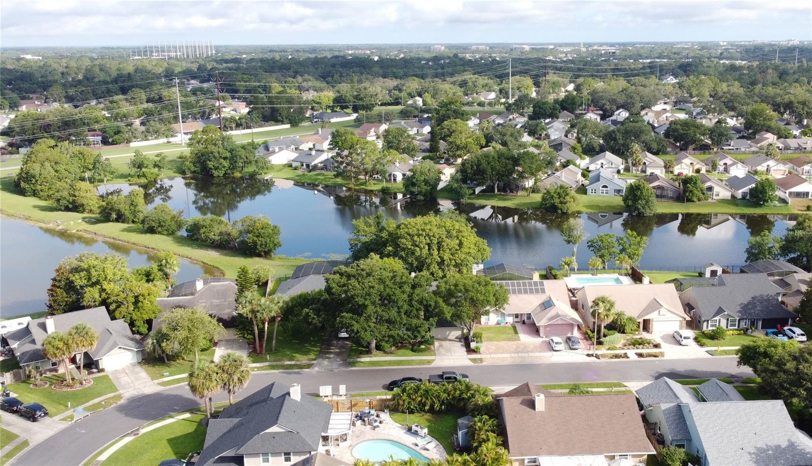 598 BROOKFIELD LOOP