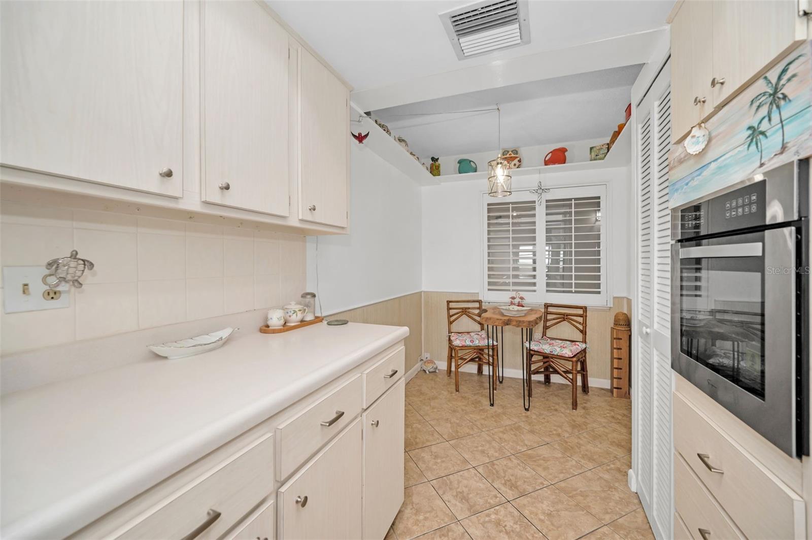 622 EDGEWATER DRIVE 523