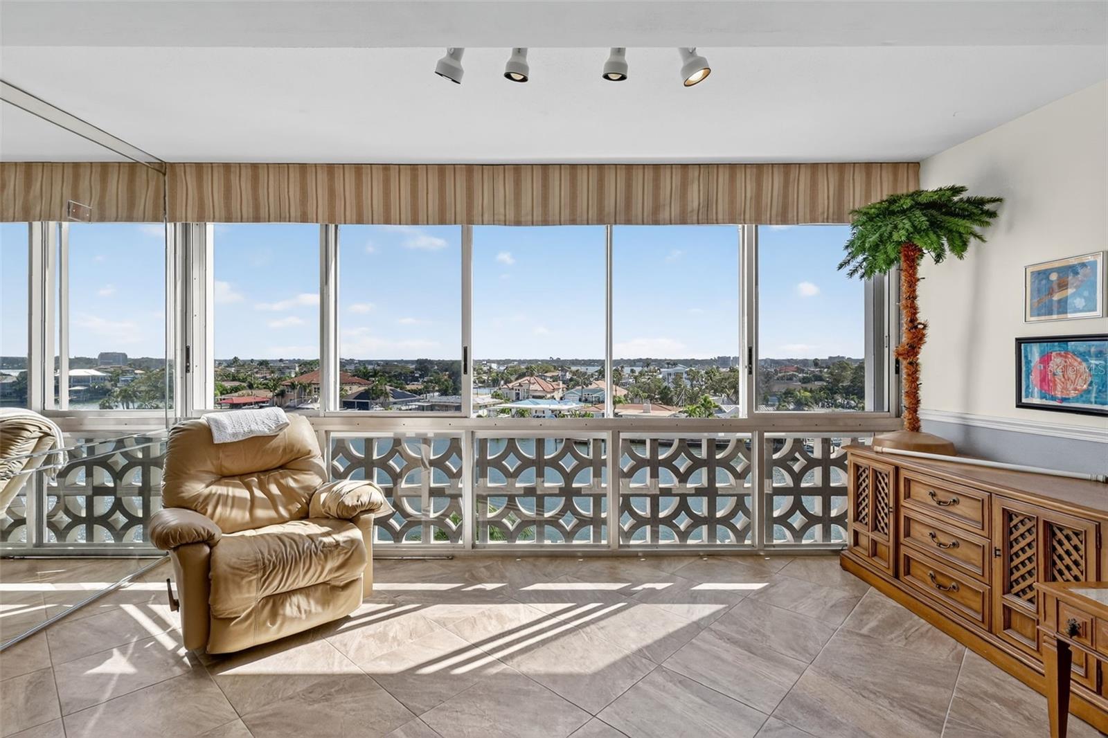 HORIZON HOUSE CO-OP - Residential