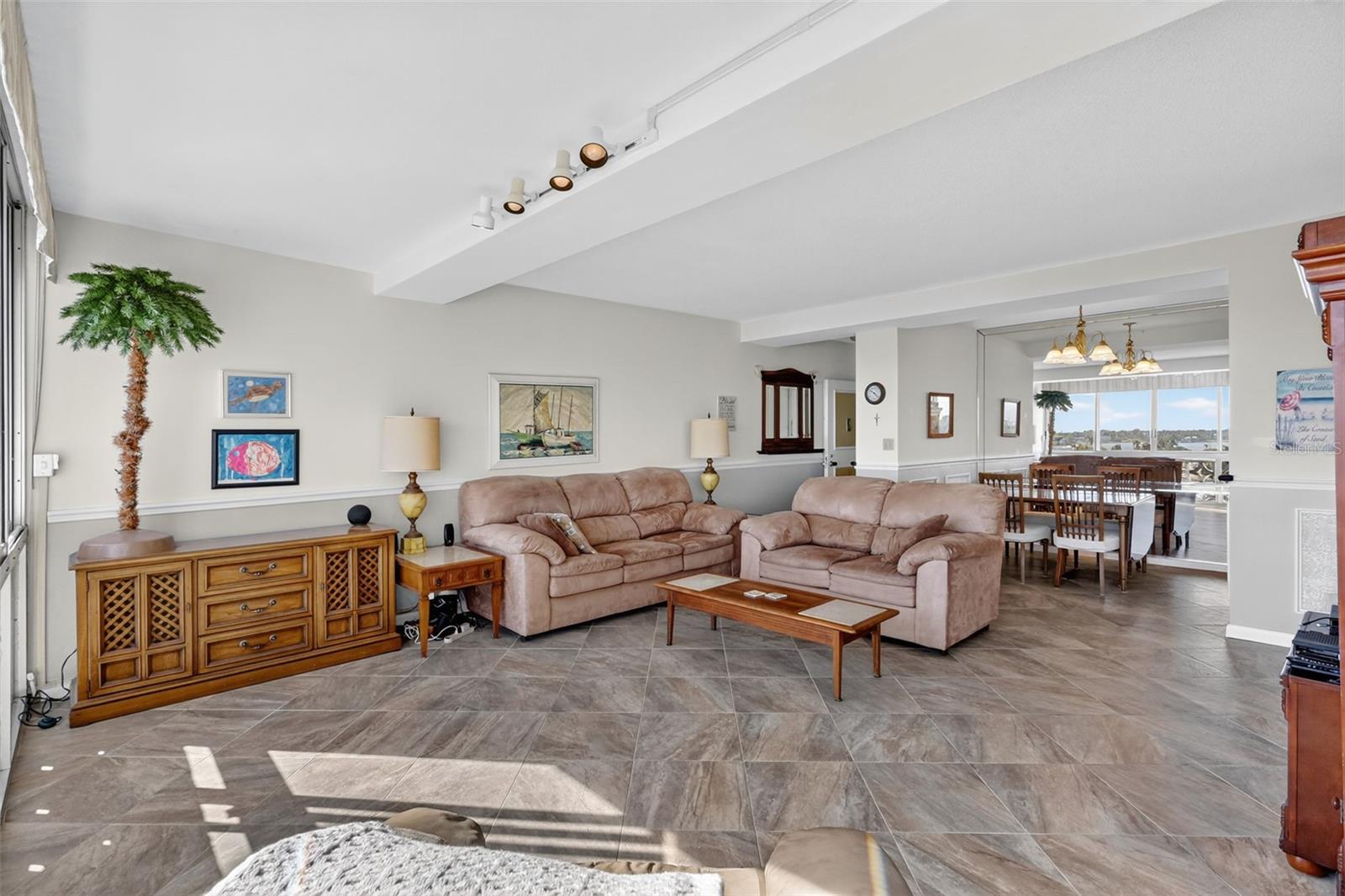 HORIZON HOUSE CO-OP - Residential