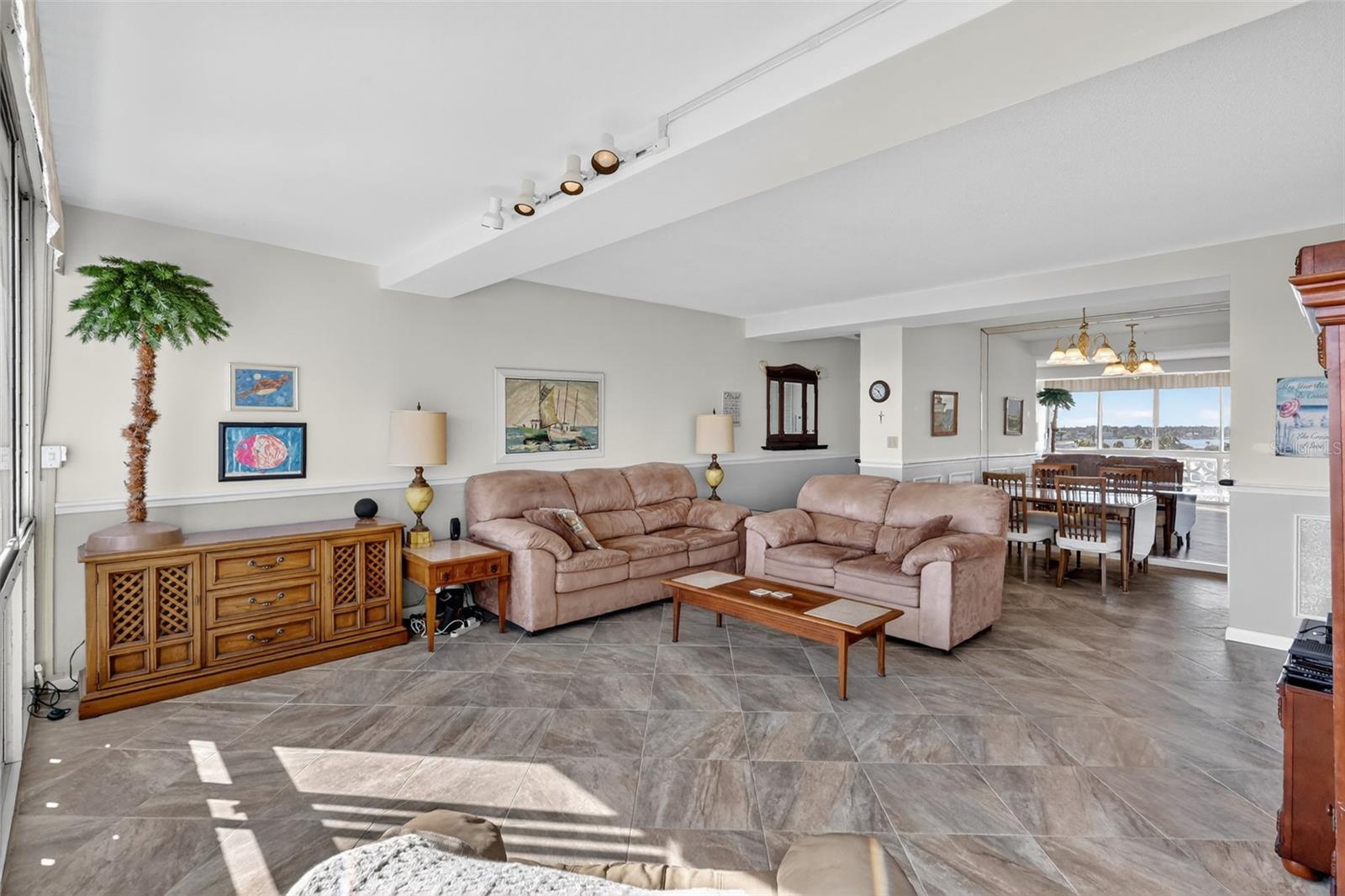 HORIZON HOUSE CO-OP - Residential