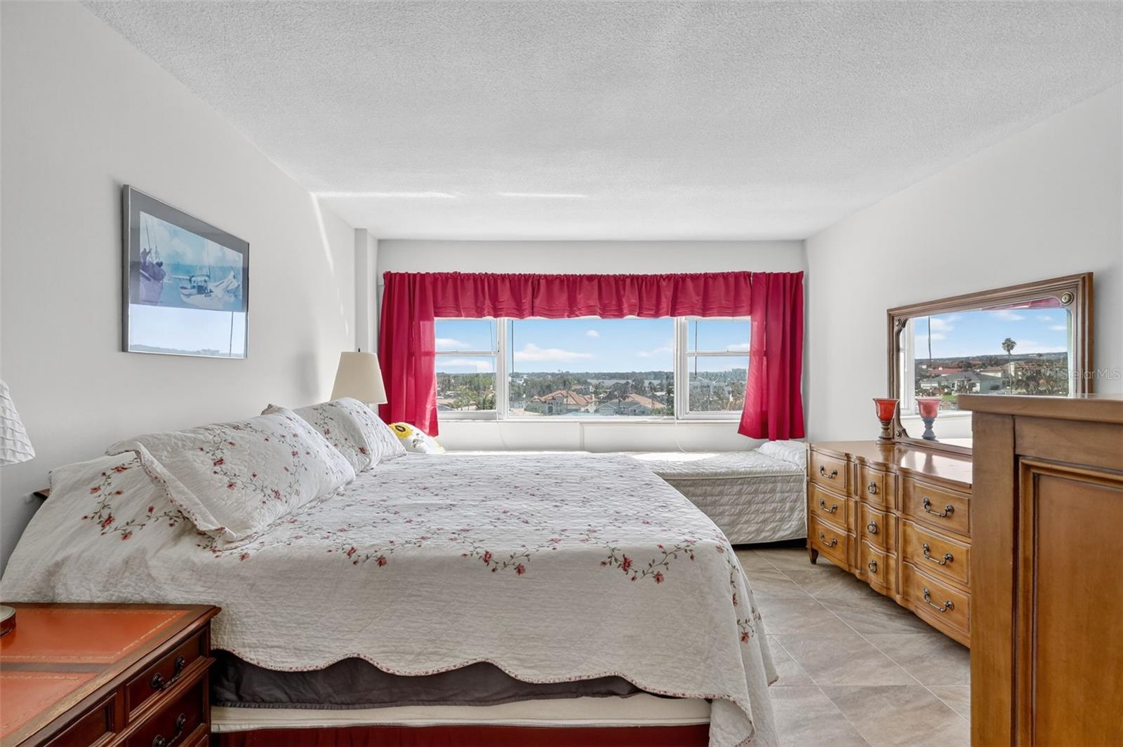 HORIZON HOUSE CO-OP - Residential