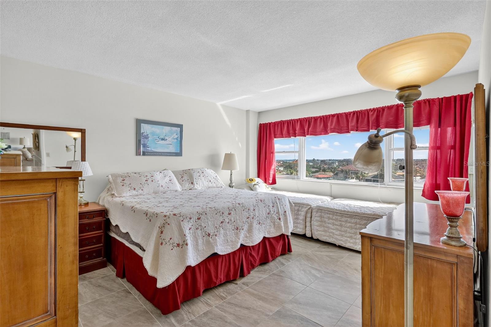 HORIZON HOUSE CO-OP - Residential