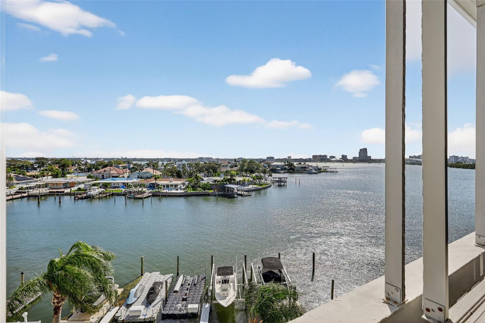 31 ISLAND WAY 408