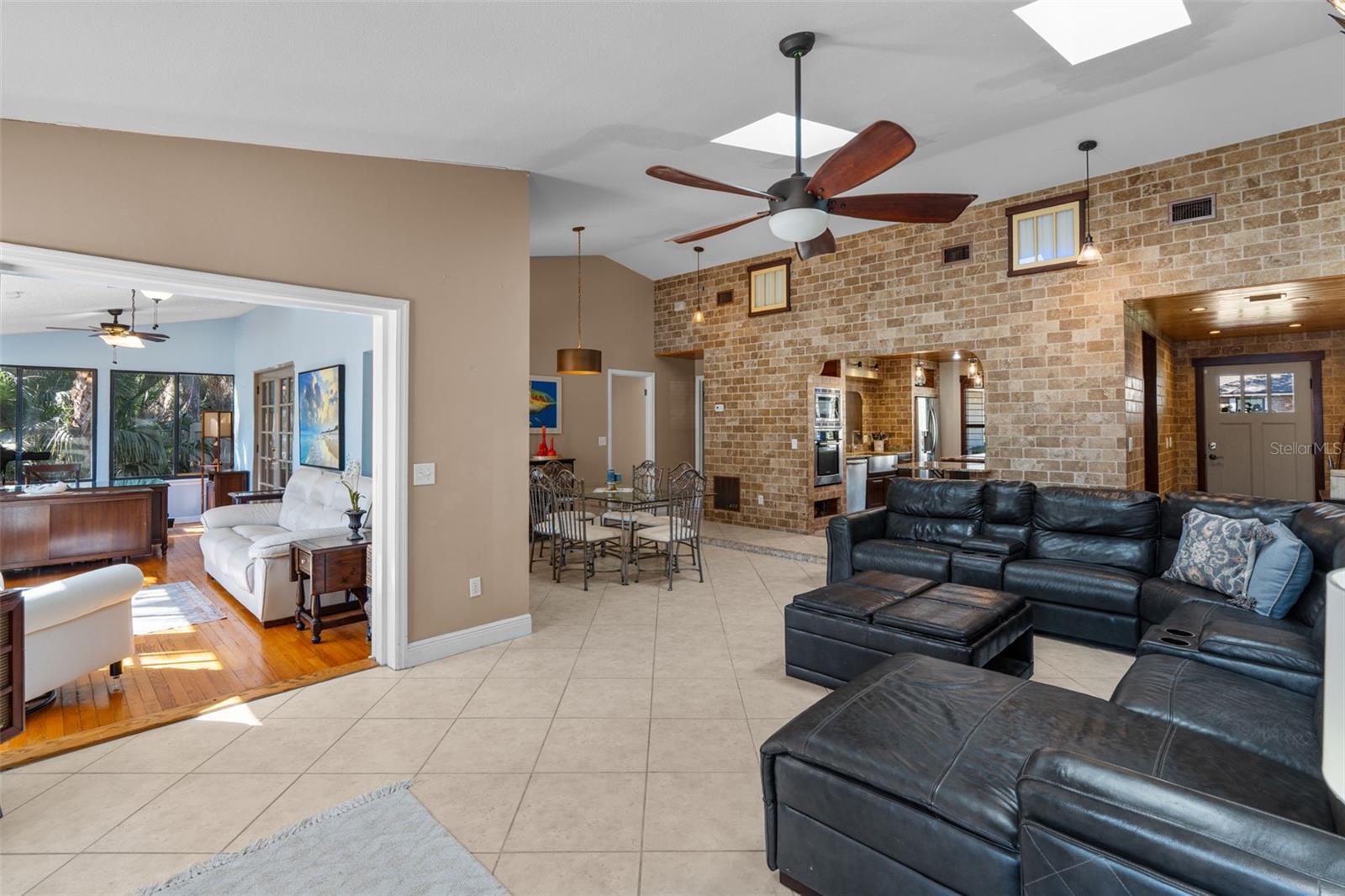 CARDINAL OAKS - Residential