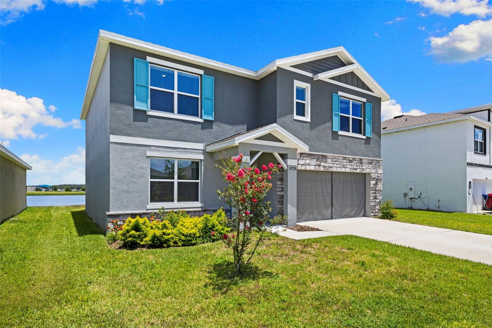 9728 CRESCENT RAY DRIVE