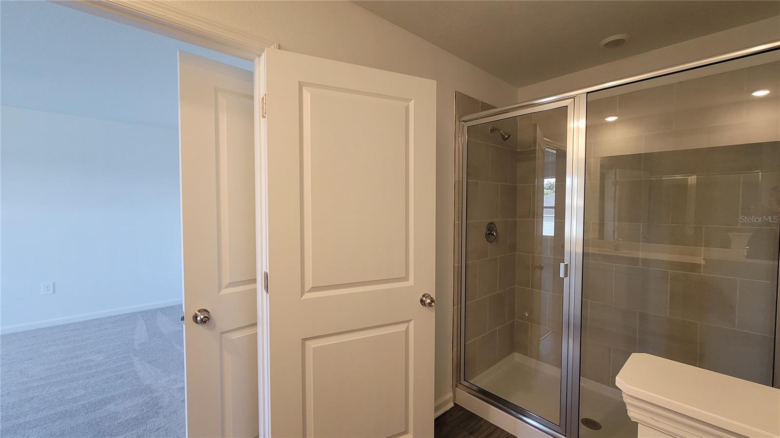 TARA BAYWOOD PH 1 PB 38 PG 55 - Residential Lease