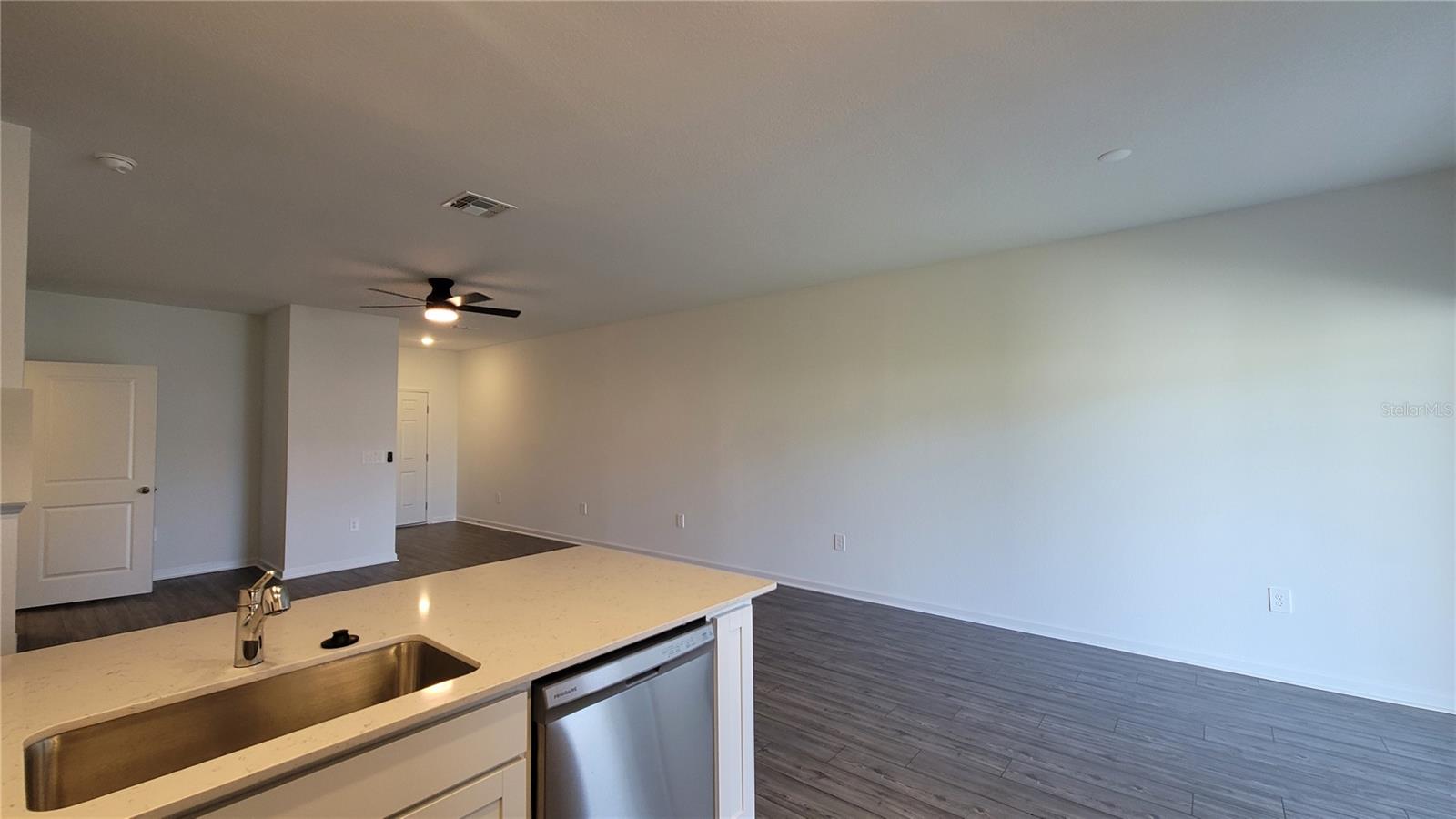 TARA BAYWOOD PH 1 PB 38 PG 55 - Residential Lease