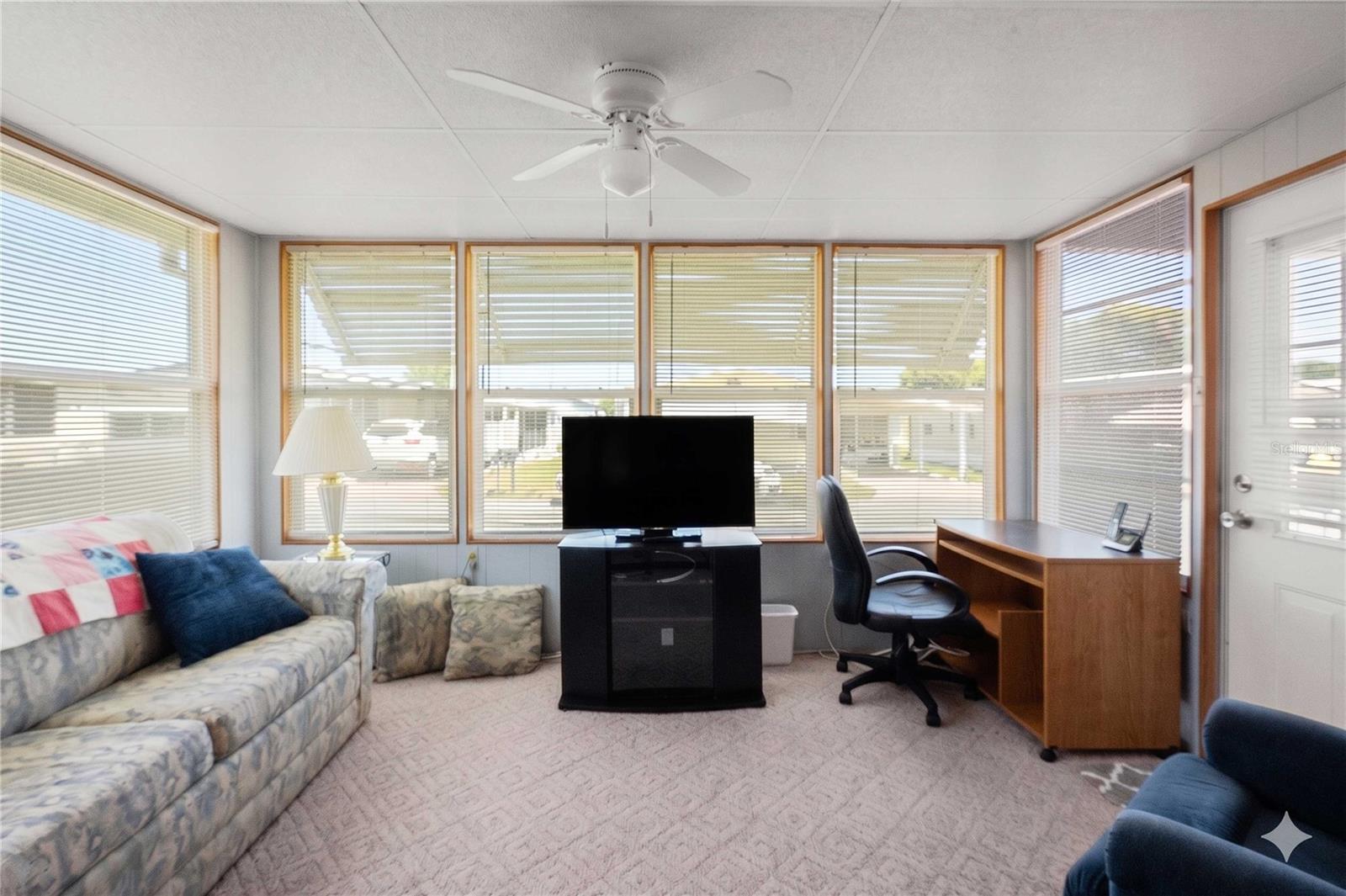 OAKS ROYAL MOBILE HOME SUB - Residential