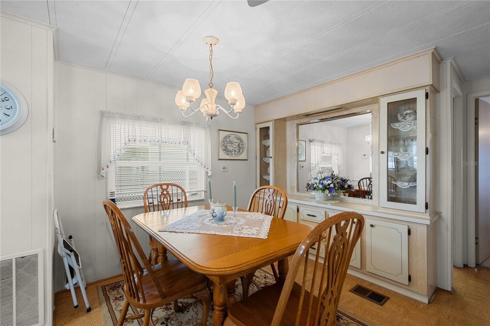 OAKS ROYAL MOBILE HOME SUB - Residential