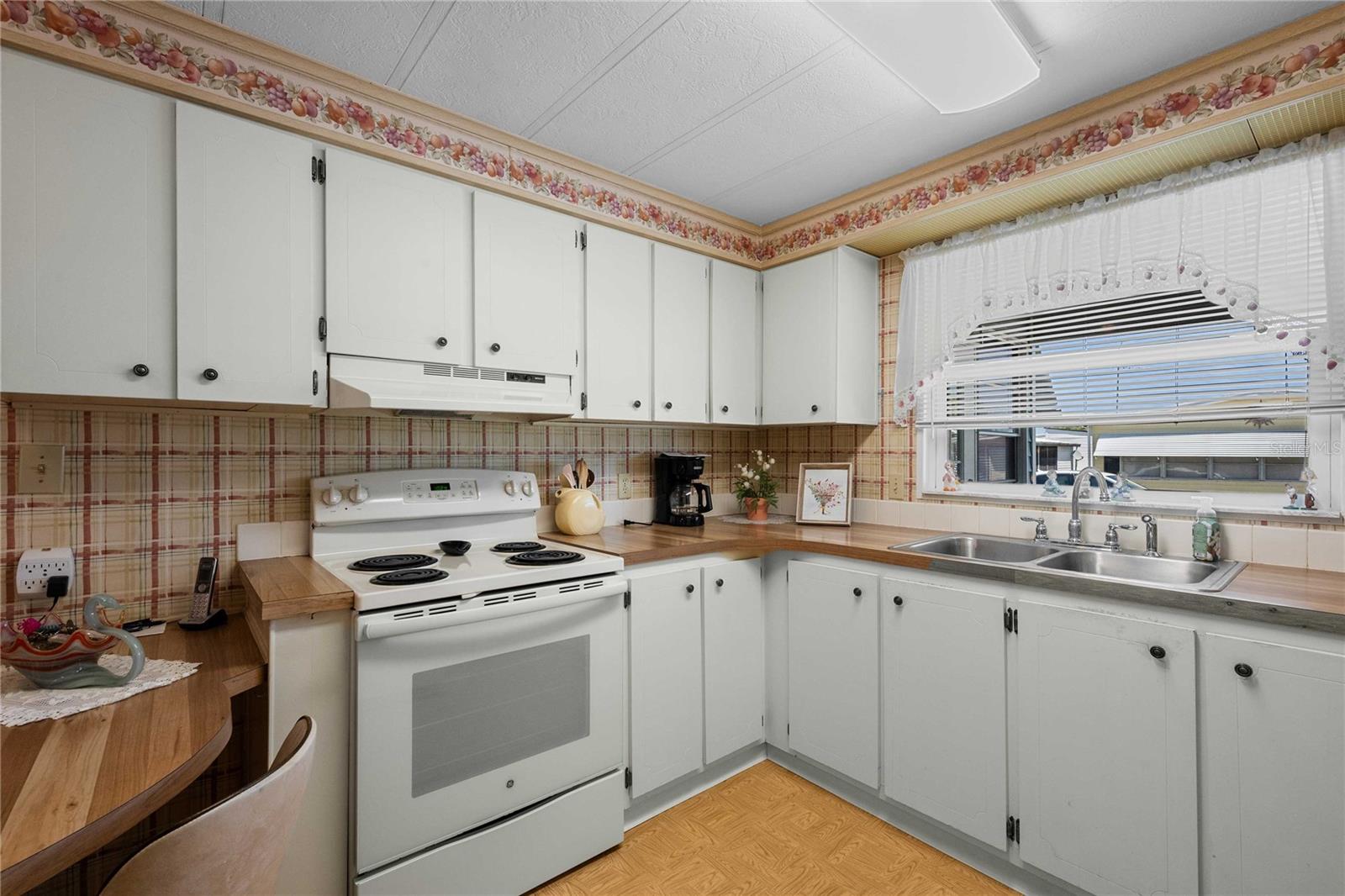 OAKS ROYAL MOBILE HOME SUB - Residential