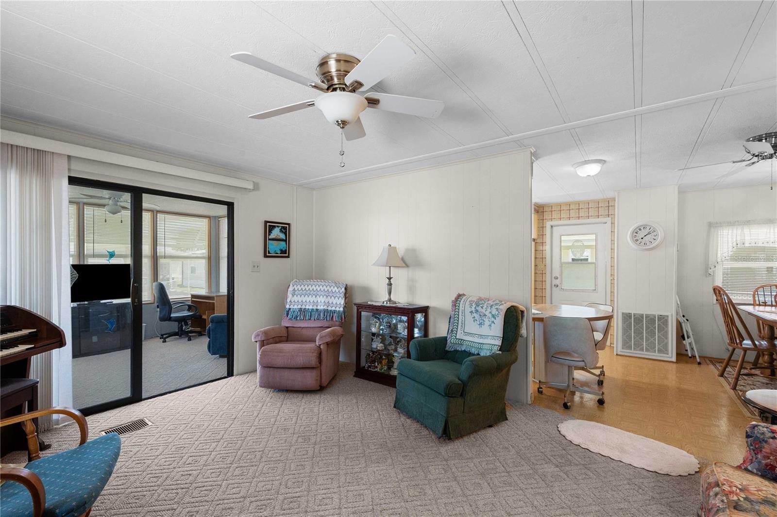 OAKS ROYAL MOBILE HOME SUB - Residential