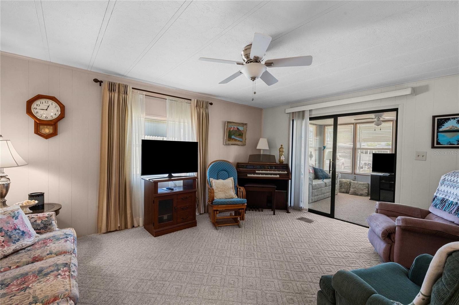 OAKS ROYAL MOBILE HOME SUB - Residential