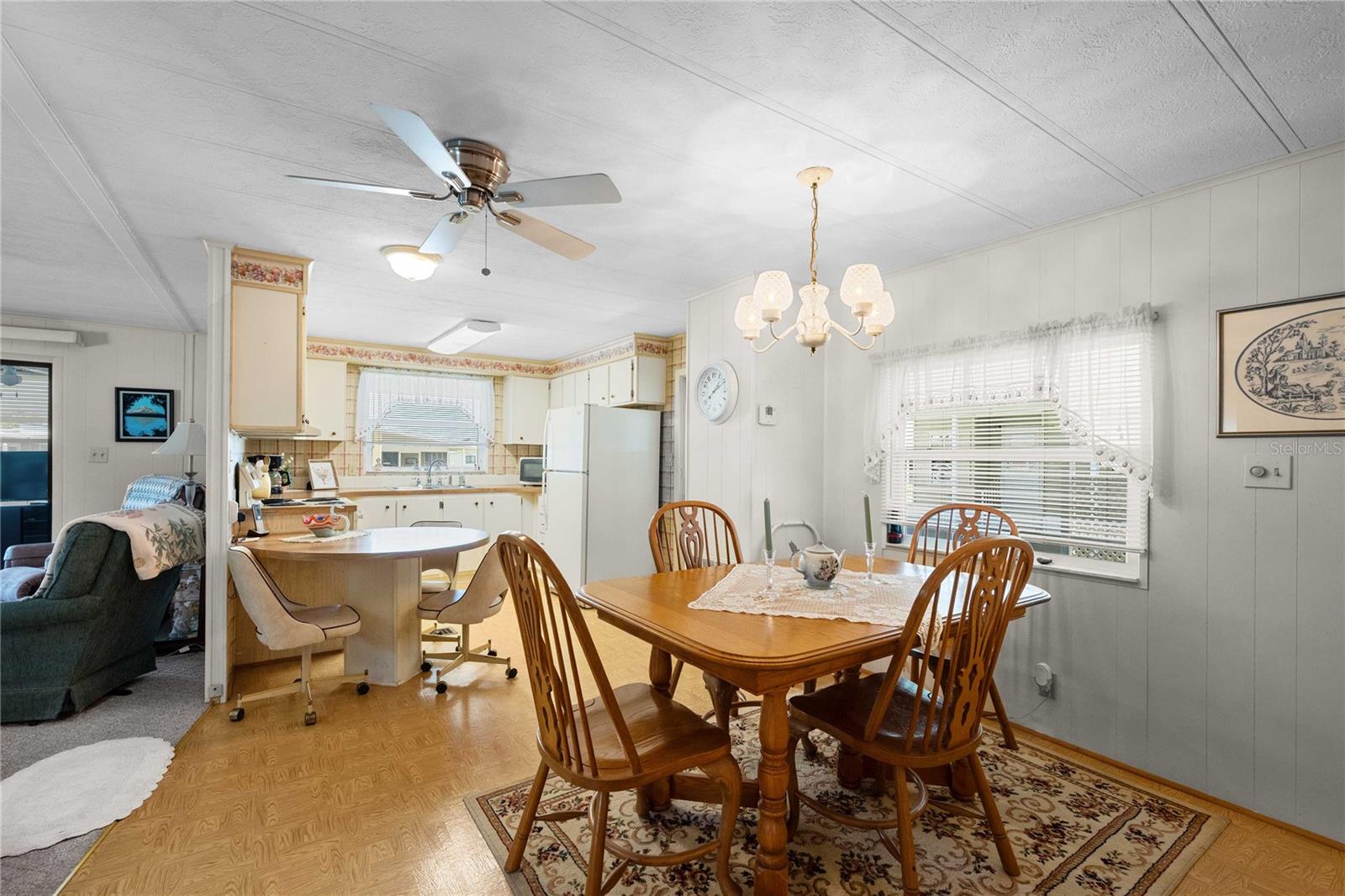 OAKS ROYAL MOBILE HOME SUB - Residential